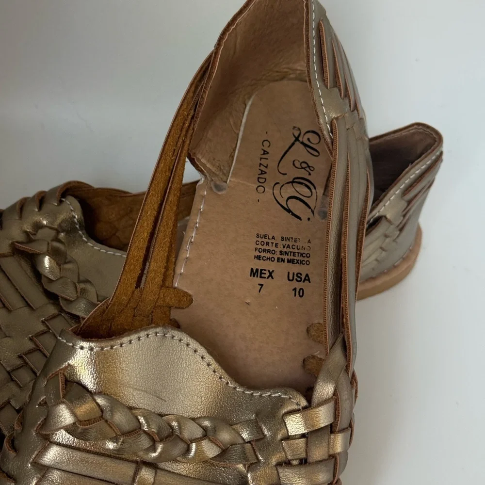 Women's Metallic Gold Woven Huarache Flats - Picture 4 of 6